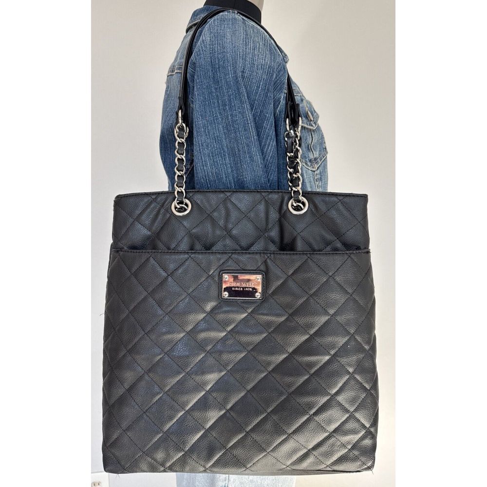 Nine West Quilted Black Shoulder Bag Tote Black Silver Chain Handles‎ Pockets